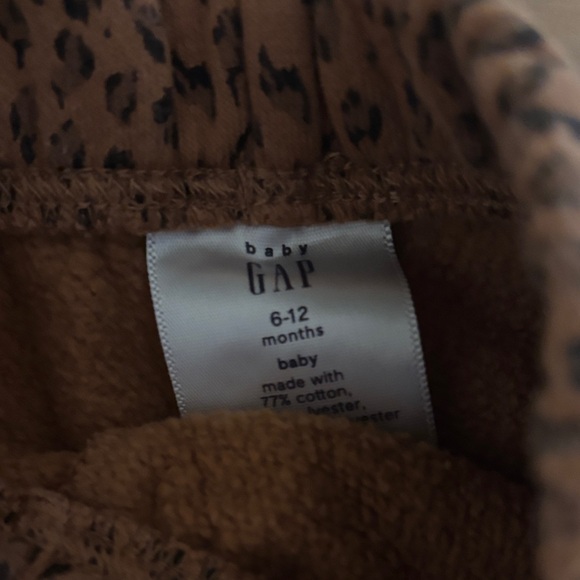 BabyGap Leopard Print Set (6-12 Months) - Picture 2 of 15